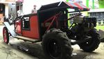 Mobil Antik dari Bahan Bekas