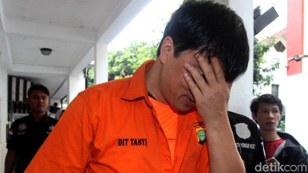 Hans ditangkap bersama tiga tersangka lainnya.