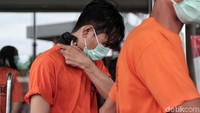 Polres Pelabuhan Tanjung Priok menangkap Aris eks Idol atau Januarisma Runtuwene terkait kasus narkoba.