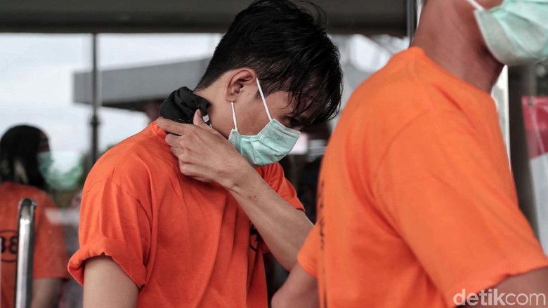 Polisi Sebut Aris Idol Nyabu karena Vakum Bermusik Polisi Sebut Aris Idol Nyabu karena Vakum Bermusik