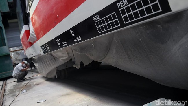 Lahan Depo Bermasalah, Kereta LRT Jabodebek Tiba di Jakarta Sabtu