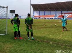 Kini Atep tak lagi hadir di latihan tersebut. Pemain 33 tahun itu telah diputus kontrak oleh Persib.