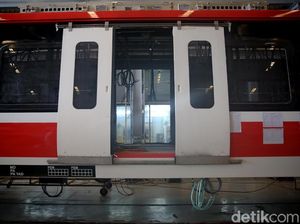 Kereta Made in Madiun Lebih Mahal dari yang Impor Bekas, tapi...