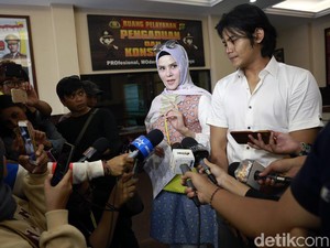 Polisi Hentikan Kasus Dugaan Perzinaan Angel Lelga