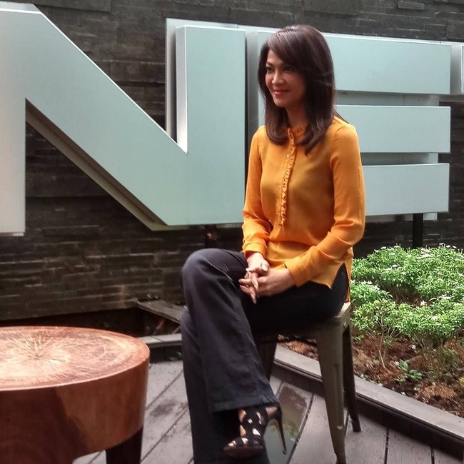 Ini bukan kali pertama Ira Koesno menjadi moderator sebuah debat Capres. Pada 2004 silam, ia juga pernah didapuk sebagai moderator debat pemilihan presiden RI.  Foto: Instagram @irakoesnocom