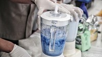 Barang bukti sabu itu langsung digiling dengan mesin blender.