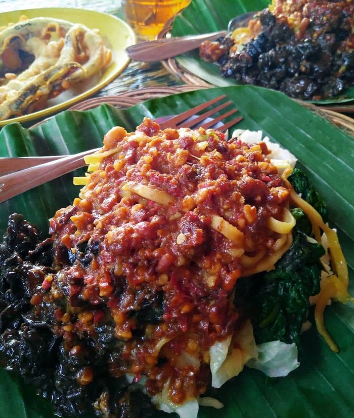 Kenyal Gurih Pecel  Keong Sarapan Ndeso  yang Bikin Kangen 