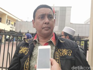 Minta Maaf, Azam Khan Jelaskan Monyet di Konpers Edy Mulyadi