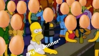 Mungkin ini yang dirasakan Kylie, dan kita semua pada umumnya, ketika melihat Instagram dan internet saat ini. Foto: Istimewa