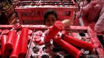 Produksi Lilin Dikebut Jelang Imlek