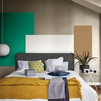 Dalam talkshow pemaparan ColourFutures 2019 di Munchies, Kota Kasablanka, Jakarta Selatan, Rabu (16/1/2019), desainer interior Diana Nazir mengatakan jika Spiced Honey bisa dipadukan dengan warna netral, terang, hingga pastel. Sebagai cat dinding kamar, Anda dapat menerapkanya sebagai aksen seperti ini untuk kesan yang lebih dinamis dan tidak monoton. Foto: Dulux