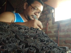 Tersisa 4 Orang, Perajin Cap Batik di Cirebon Terancam Punah