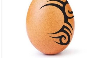 Lucunya, Mike Tyson melalui akun Twitter miliknya malah kesal dengan kedatangan si telur lantaran ada yang menambahkan tato miliknya di telur tersebut. Foto: Istimewa