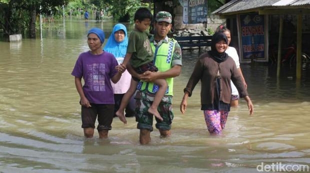 Air Belum Surut, Ratusan Warga di Purworejo Enggan Dievakuasi