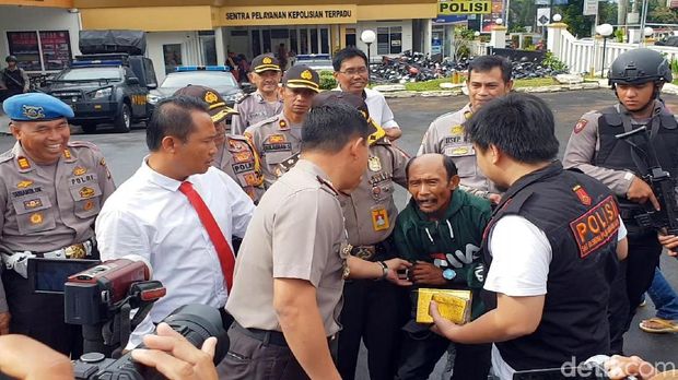 Pria Mengaku Tuhan Ngamuk dan 'Pingsan' di Markas Polisi