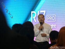 Gemerlap Penjualan Perdana Oppo R17