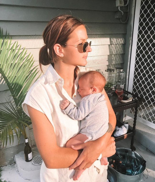 Selama masa kehamilan, aku terus aktif dan masih bertujuan untuk berolahraga tiga sampai lima kali seminggu. Baik itu jalan-jalan atau sesi di gym, cerita Nicole seperti dikutip dari Daily Star. Foto: Instagram @nicoleknightt