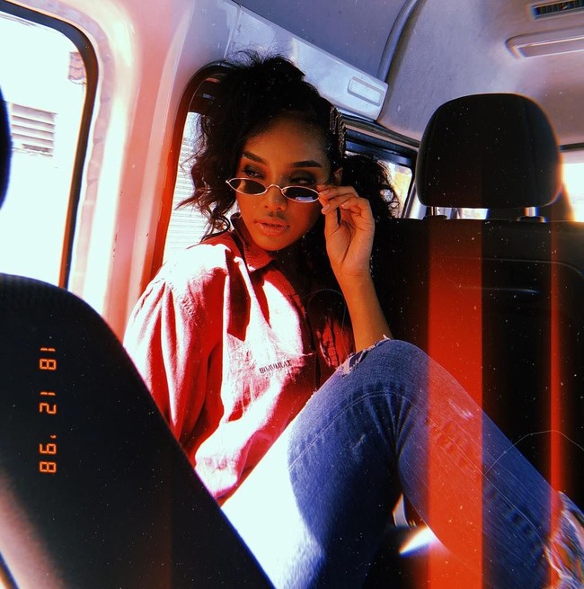 Pencopotan gelar bukan hanya dilakukan pada Haneesya Hani sang juara Dewi Remaja. Dua finalis lainnya yang juga ikut clubbing bersama juga dipecat dari ajang kontes kecantikan tersebut. Foto: Instagram @haneesyahanee