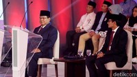Prabowo-Sandi nampak santai menghadapi debat ini.