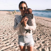 Ini masih empat kilogram lebih berat dari bobot tubuhku sebelum hamil. Timbangan benar-benar tidak berarti apa-apa karena berat badan didistribusikan secara berbeda melalui tubuh kita melalui pengalaman yang berbeda, imbuh Nicole. Foto: Instagram @nicoleknightt