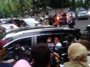 Prabowo Naik Alphard, Sandiaga Percayakan X-Trail 2015