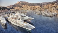 Banyak kapal yacht yang berlabuh di Monaco untuk liburan. Monaco memiliki pesisir pantai yang cantik, museum hingga berbagai event dunia yang terkenal (iStock)