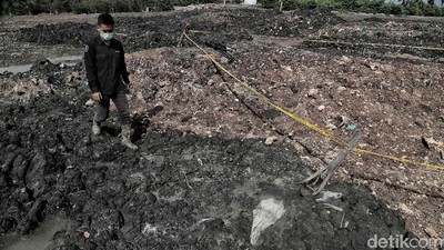 Awas! Di Lahan Diduga Berlimbah Minyak Ini Kaki 3 Bocah Melepuh