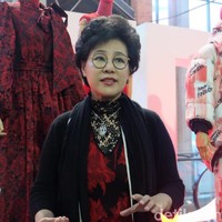 Harbin Fashion Week menjadi acara fashion paling populer di kota ini dan fashion week paling berpengaruh di China. Harbin Fashion Week telah memikat banyak desainer dari dalam maupun luar negeri. Hingga tahun ini, sudah ada lebih dari 1.300 desainer dari 70 negara di dunia yang menampilkan koleksinya, ujar Wang Li Mei, President Director of Harbin Fashion Week saat ditemui Wolipop di City Bazaar, Harbin, China, Selasa (15/1/2019). Foto: Kiki Oktaviani/Wolipop