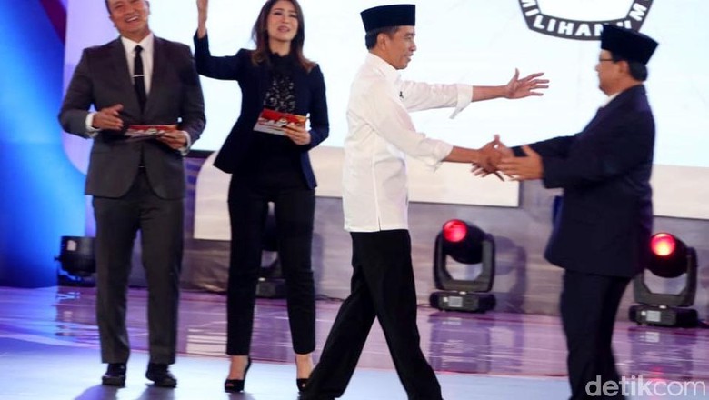 Klaim Unggul 1-0, TKN Tepis Jokowi One Man Show Klaim Unggul 1-0, TKN Tepis Jokowi One Man Show