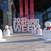 Harbin Fashion Week menjadi daya tarik karena berlangsung di kota es. Sejak 2011, Harbin Fashion Week digelar selama seminggu di Januari, bulan yang merupakan puncaknya salju dan bersamaan dengan acara tahunan Harbin Internasional Ice & Snow Sculpture Festival. Foto: Kiki Oktaviani/Wolipop