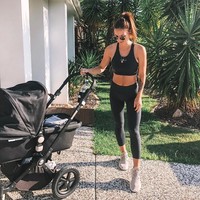  Wanita asal Queensland, Australia ini juga mengungkapkan bahwa ia biasanya akan berolahraga tiga sampai lima kali seminggu sebelum hamil. Foto: Instagram @nicoleknightt