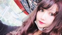 Rino Sasaki merupakan wanita asal Jepang yang dijuluki sopir truk tercantik di Jepang. Istimewa/Instagram @sr8x4volvo.