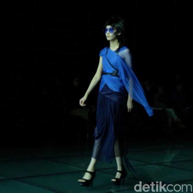 Priyo pun merasakan antusiasme warga lokal dengan perkembangan fashion terkini. Market buying di sini kuat. Dari tahun-tahun sebelumnya saya belajar bahwa koleksi baju pria kini lebih diminati, tukas Priyo.  Foto: Kiki Oktaviani/Wolipop