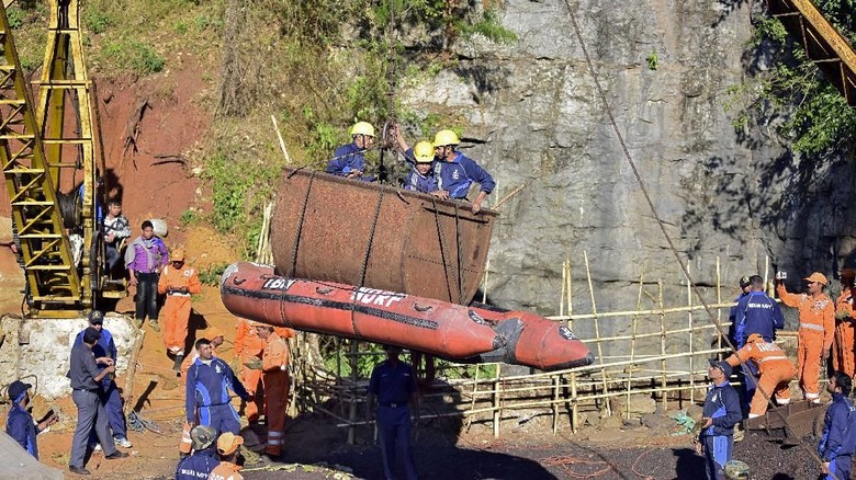 Jasad Penambang Terjebak di Lubang 65 Meter Ditemukan 36 Hari Kemudian Jasad Penambang Terjebak di Lubang 65 Meter Ditemukan 36 Hari Kemudian