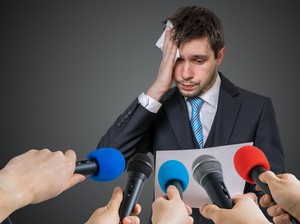 13 Cara Mengatasi Demam Panggung yang Paling Efektif agar Percaya Diri