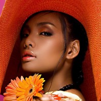 Saya mengaku ia memang perbuatan saya. Saya minta maaf sangat-sangat. Saya pun tak tahu kenapa dan tak jangka perkara akan jadi sebegini. Saya terima keputusan untuk tarik balik gelaran dan ia memang satu tindakan yang sewajarnya. Saya tahu apa yang saya buat salah dan merosakkan nama Dewi Remaja, Nu Ideaktiv dan majalah Remaja, ucapanya dalam rekaman video yang diunggah ke Instagram Majalah Remaja. Foto: Instagram @haneesyahanee