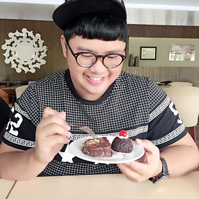 Ricky Cuaca dulunya penggemar makanan manis. Demi merampingkan tubuh dan menjalani gaya hidup sehat, dia merelakan semua makanan kesukaannya itu. Foto: Instagram rickycuaca