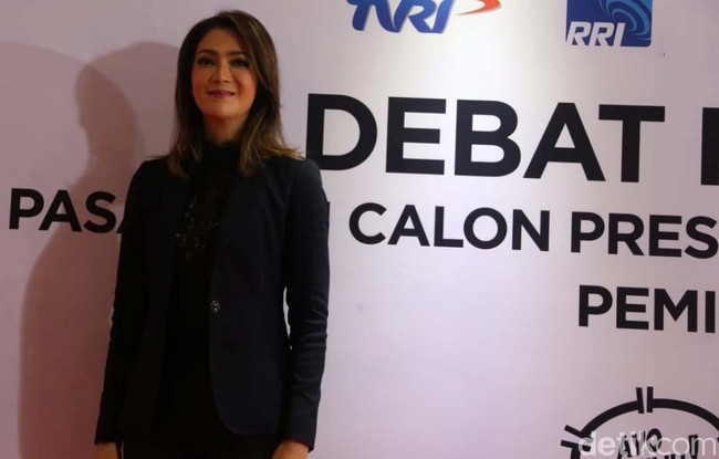 Presenter senior Ira Koesno mendapat mandat dari Komisi Pemilihan Umum (KPU) untuk menjadi moderator debat perdana Capres 2019, Kamis (17/1/2019). Debat tersebut mempertemukan pasangan capres dan cawapres Jokowi-Maruf dan Prabowo-Sandiaga itu. Foto: Rengga Sancaya