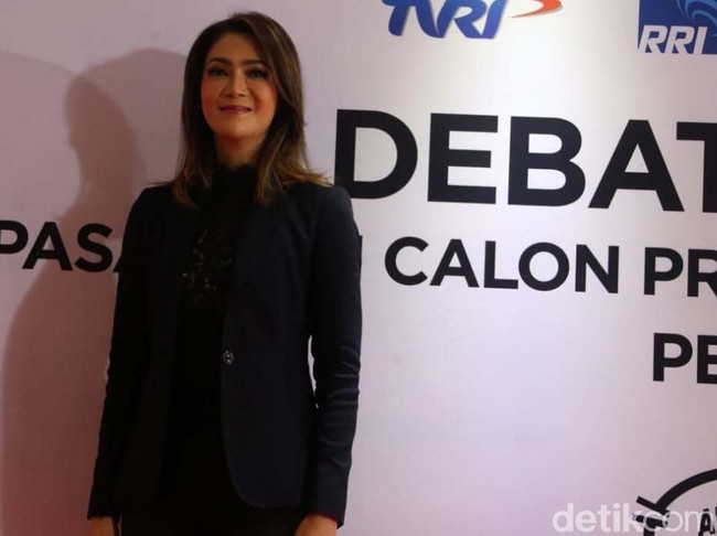 Asupan karbohidrat dikurangi, seperti nasi. Saya lebih banyak mengonsumsi makanan-makanan berprotein. Minum air putih juga diperbanyak, kata Ira. (Foto: Rengga Sancaya)