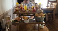 Cheese Ball dalam Sneaker hingga Taco di Pengki, Ini 5 Penyajian Makanan Super Aneh