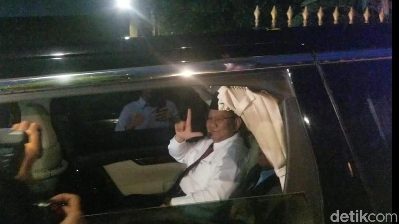 Tiba di Kertanegara, Prabowo: Terima Kasih, Saya Mau Istirahat Tiba di Kertanegara, Prabowo: Terima Kasih, Saya Mau Istirahat