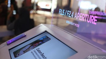 Jika mereka hendak membeli, Oppo menawarkan sejumlah program menarik. Foto: Ari Saputra