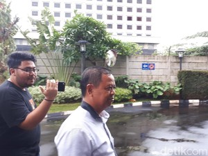 Anggota DPRD Bekasi Bungkam Usai Diperiksa KPK Terkait Meikarta