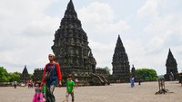 Banyak hal yang bisa diekplorasi di Candi Prambanan. Seperti legenda Roro Jongrang dan Sendratari Ramayanan. (Satria Nandha/detikTravel)
