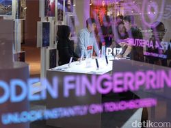 Gemerlap Penjualan Perdana Oppo R17