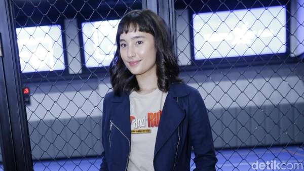 Tatjana Saphira Jadi Penyanyi Centil dan Genit di Hit n Run Tatjana Saphira Jadi Penyanyi Centil dan Genit di Hit n Run