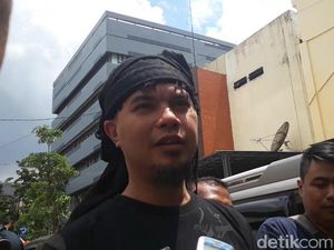 Hadapi Vonis, Ahmad Dhani Didampingi Mulan Jameela dan Dul