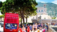 Monaco punya luas hanya 2,02 km persegi, dengan penduduk 30-an ribu orang. Tak sedikit turis yang liburan ke Prancis atau dari Italia, melanjutkan perjalanannya ke sana (iStock)