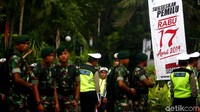 Dedi menerangkan polisi juga telah merancang skema penyekatan antar kubu pendukung Paslon Nomor 01 Joko Widodo-Kiai Maruf Amin dan Paslon Nomor 02 Prabowo Subianto-Sandiaga Uno.