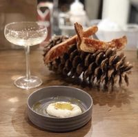Cheese Ball dalam Sneaker hingga Taco di Pengki, Ini 5 Penyajian Makanan Super Aneh